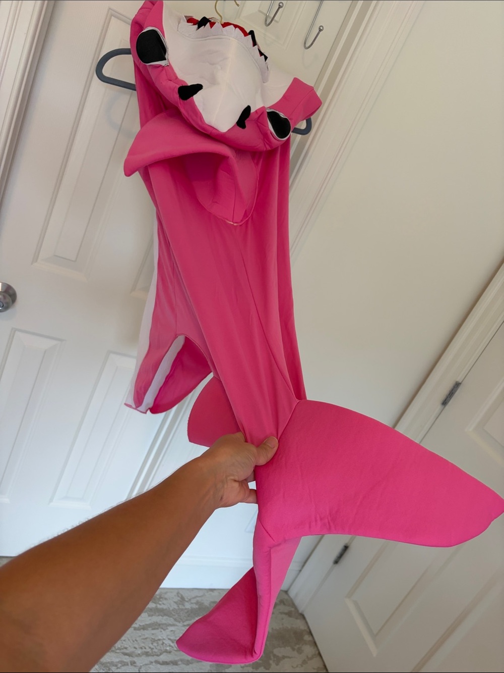 MAMA SHARK!! Women’s Pink Novelty Shark-Style costume - Picture 5 of 5